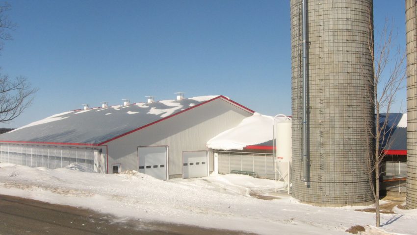 LES ENTREPRISES YMART ENR.